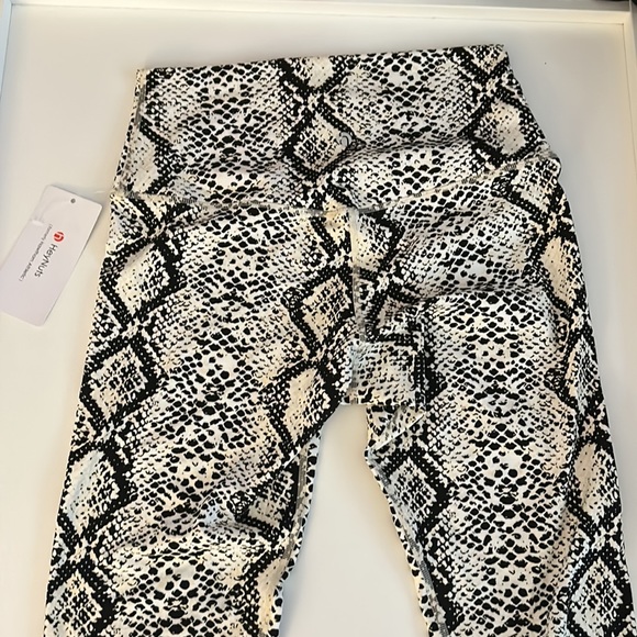 Balance Athletica White viper ascend legging - Picture 7 of 10